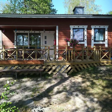 Pirttiniemen Lomakylae Hotel Muurasjarvi Exterior photo